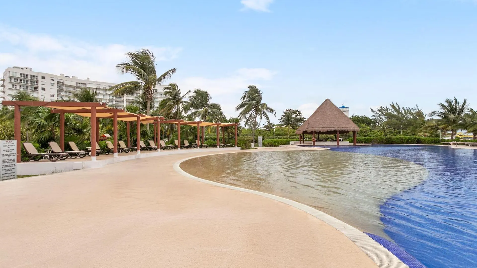 Spacious 3Bd Apartment With Pool & Beach In Cancun