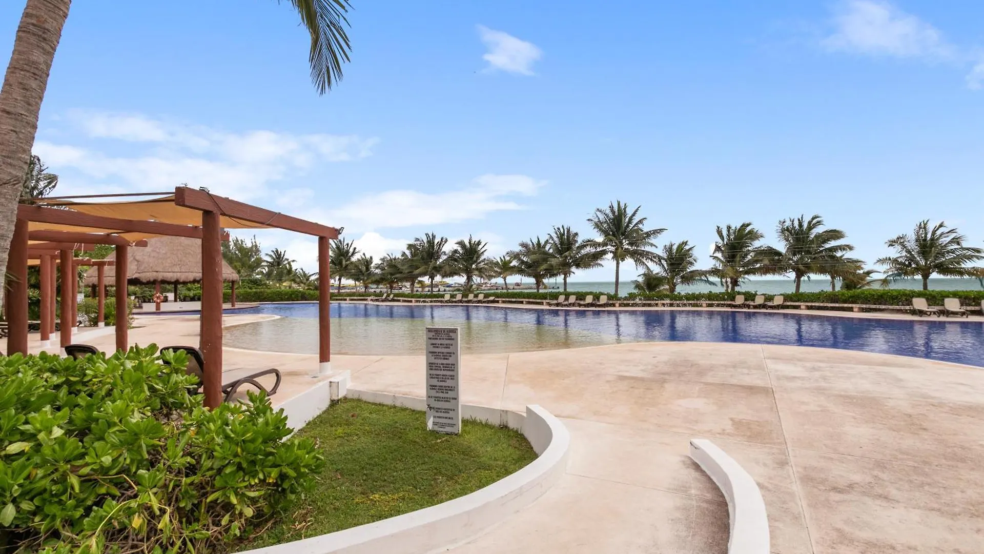 Spacious 3Bd Apartment With Pool & Beach In Cancun 0*,  Mexico