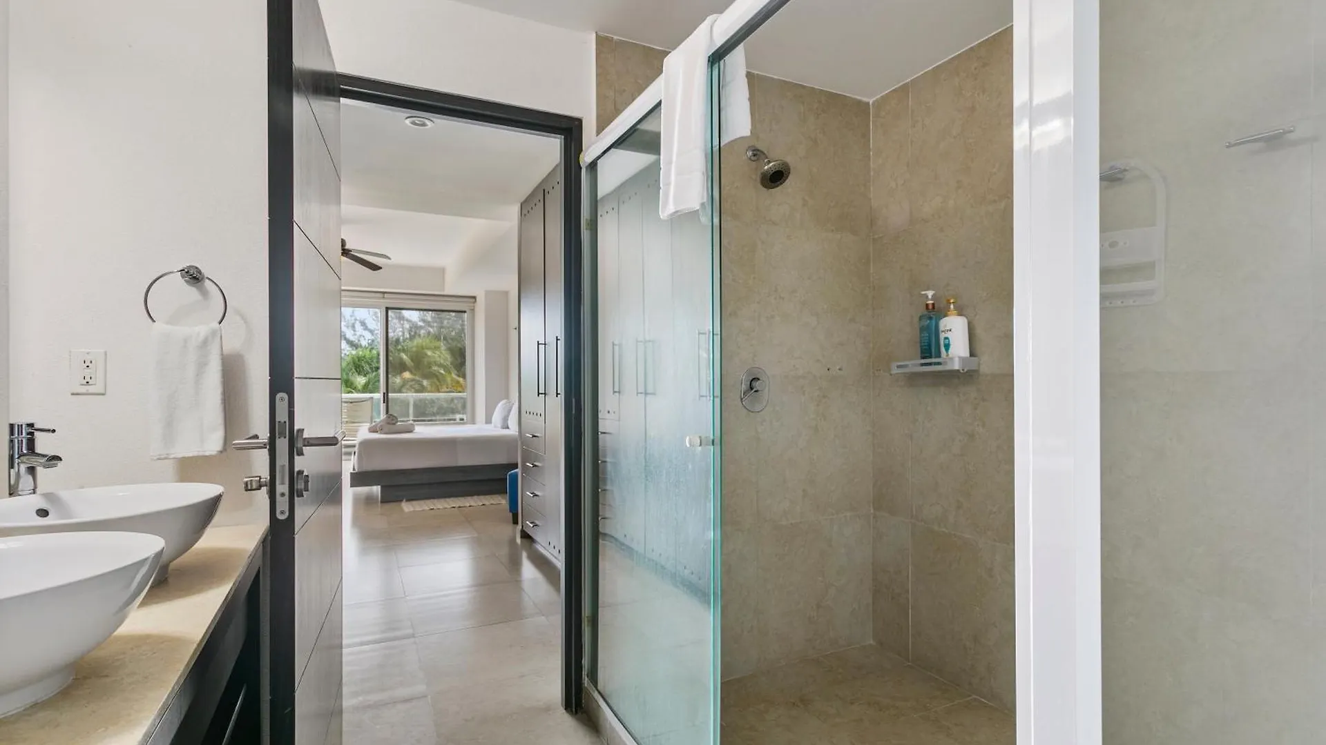 Spacious 3Bd Apartment With Pool & Beach In Cancun